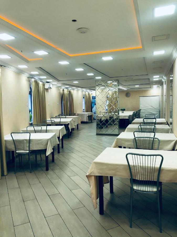Hotel Imperial Umań Zewnętrze zdjęcie